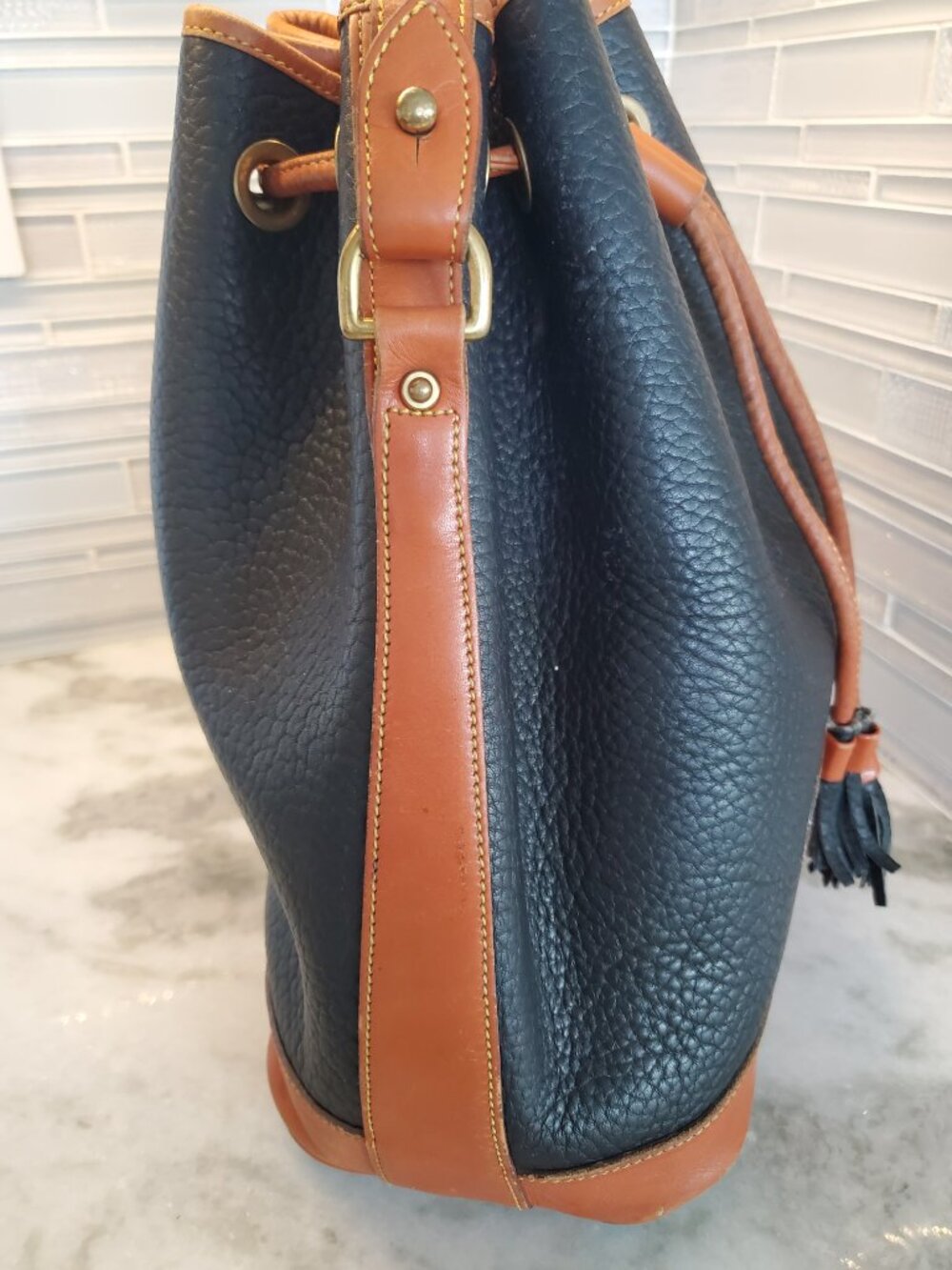 Vintage Dooney & Bourke 90s Drawstring Bucket Bag Black & BritisTan - Picture 5 of 10